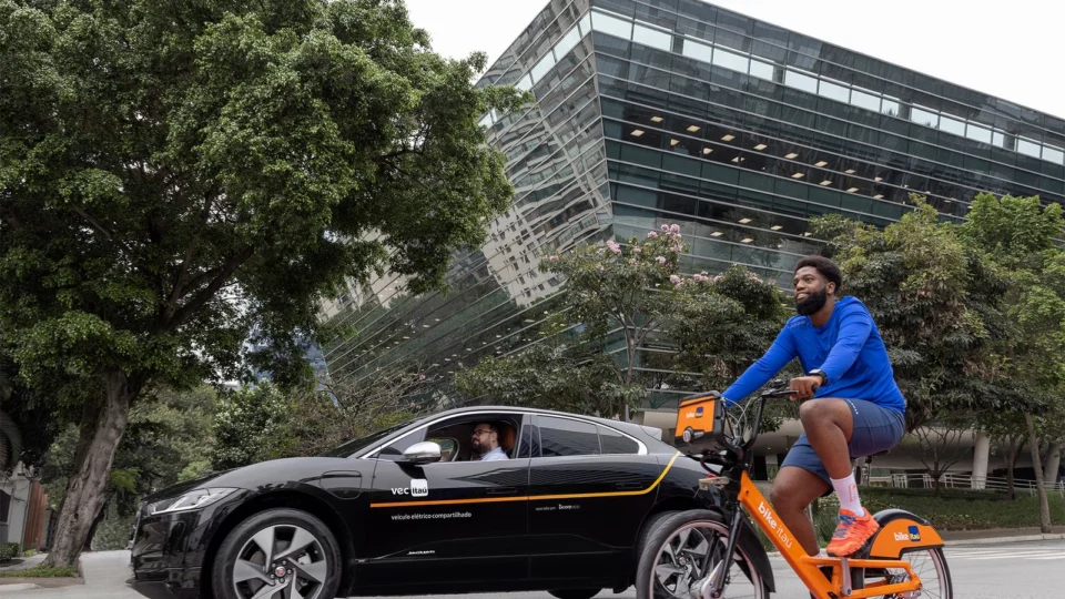 Jaguar se une a projeto de veículos elétricos do Itaú