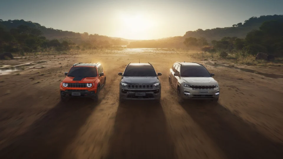 Jeep Compass e Commander apresentam linha 2023 com mais tecnologia e novos equipamentos de série