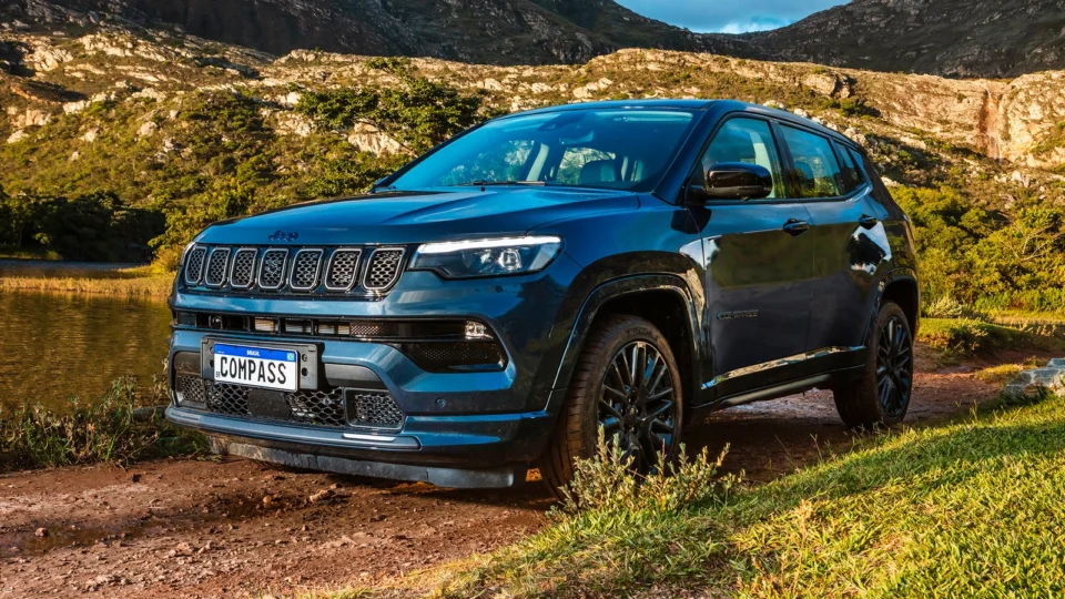 Jeep Compass híbrido plug-in será lançado no dia 4 de abril
