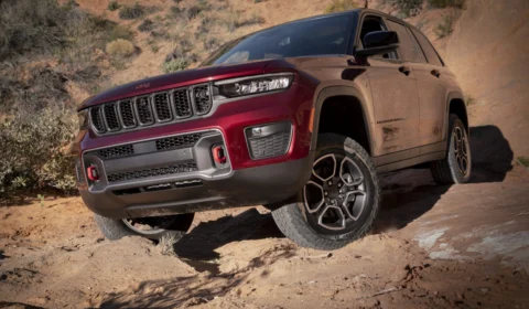 O mais luxuoso: Jeep lança novo Grand Cherokee 2022, com maior capacidade 4×4
