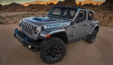 Jeep Wrangler 4xe se junta ao Renegade e Compass 4xe na linha global de veículos elétricos da marca