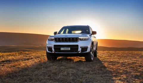 Jeep Grand Cherokee 4xe híbrido plug-in desembarca no Brasil 