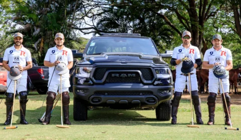 Ram estampa uniforme do time Prata Polo, em parceria com a Reserva