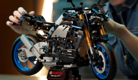 LEGO YAMAHA MT-10 SP É UMA MARAVILHA MECÂNICA COM CAIXA DE VELOCIDADES FUNCIONAL, MOTOR E COMPONENTES INTRINCADOS&nbsp;