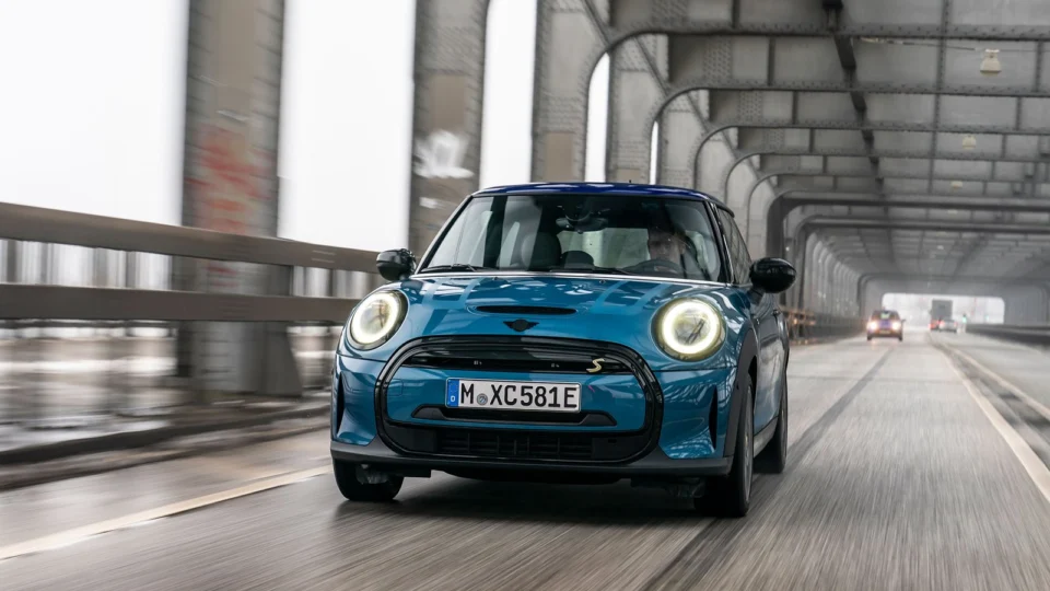 MINI Cooper S E celebra crescimento no Brasil com condições especiais no mês de julho