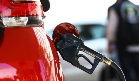 Preço da gasolina segue tendência de baixa e inicia dezembro a R$ 5,80 aponta Edenred Ticket Log 