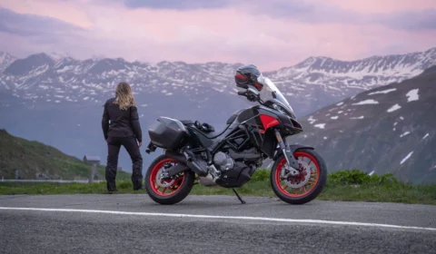 Thrilling Black & Street Grey para a Ducati Multistrada V2 S traz novo esquema de cores