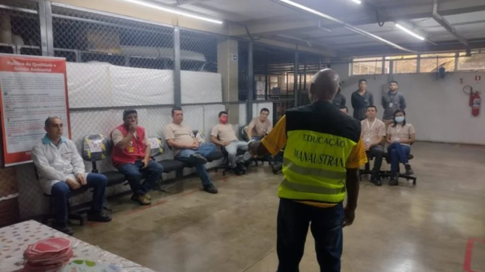 Educação de trânsito é promovida em fábrica do Distrito Industrial