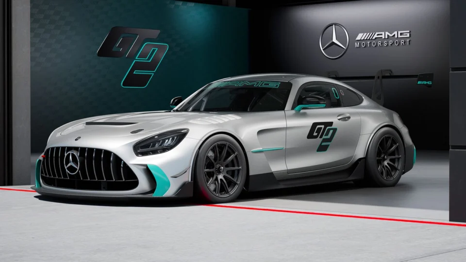Mercedes-AMG expande oferta de veículos de corridas com nova versão GT2