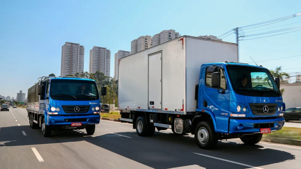 Mercedes-Benz supera o marco histórico de 80.000 caminhões Accelo vendidos no Brasil