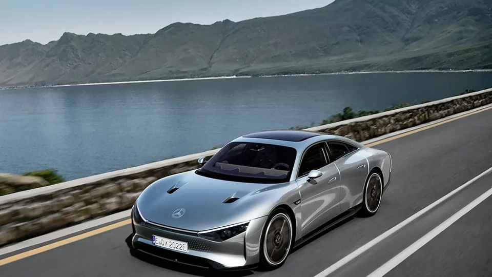 Mercedes-Benz VISION EQXX leva a autonomia elétrica a um novo patamar