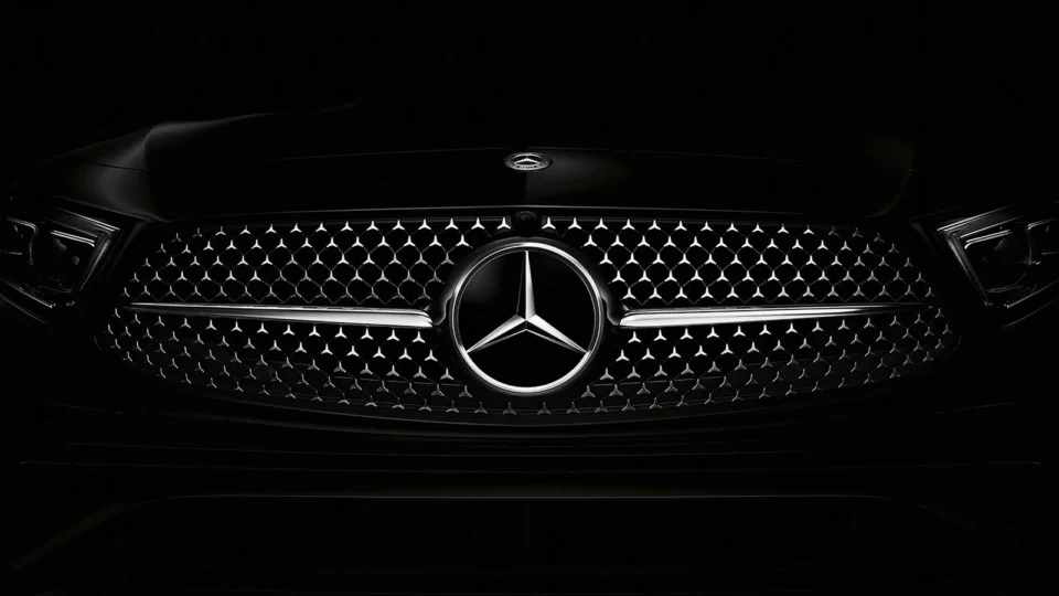 Mercedes-Benz comemora 100 anos de seu maior ícone