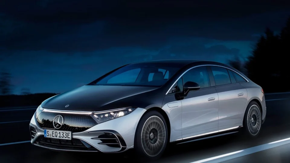 Mercedes-Benz e Bosch recebem aprovação para uso comercial de sistema de estacionamento totalmente autônomo