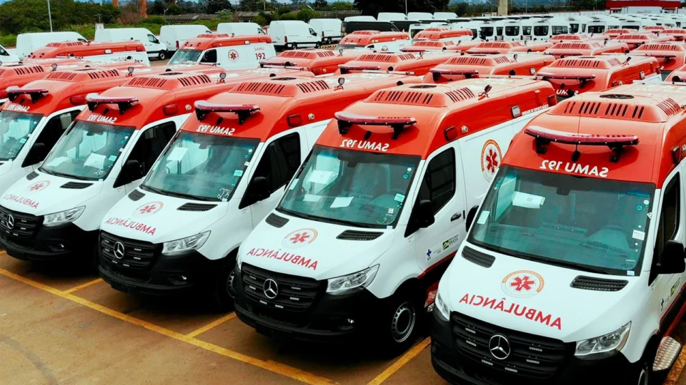 Mercedes-Benz inicia a entrega de 400 ambulâncias Sprinter para o SAMU