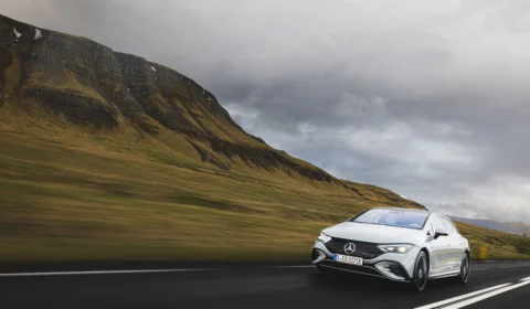 Mercedes-Benz lança novo sedã elétrico EQE com autonomia superior a 600 km