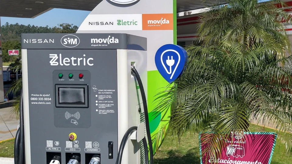 Venda de carros elétricos deve bater novo recorde em 2024 e economia a longo prazo impulsiona aquisições