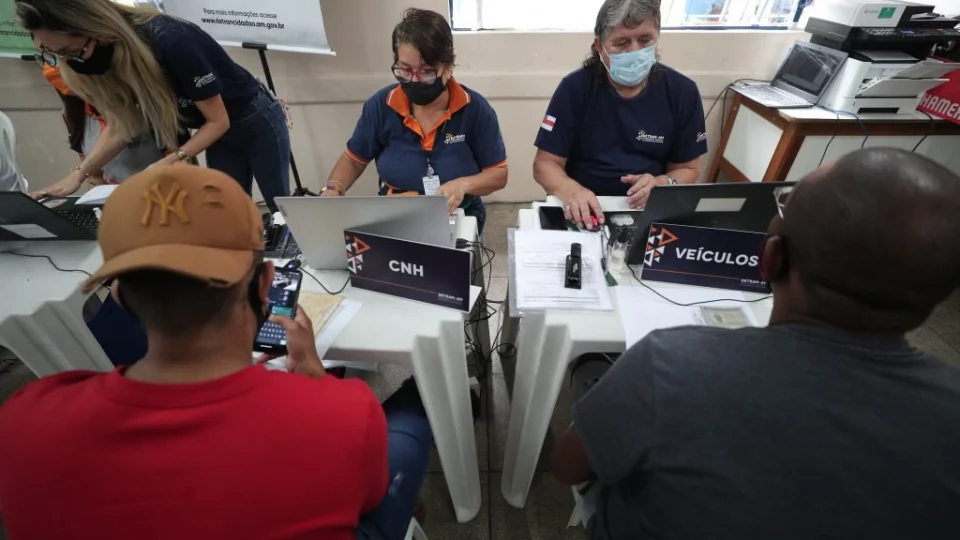 Detran Amazonas atende mais de 300 pessoas em mutirão de Cidadania