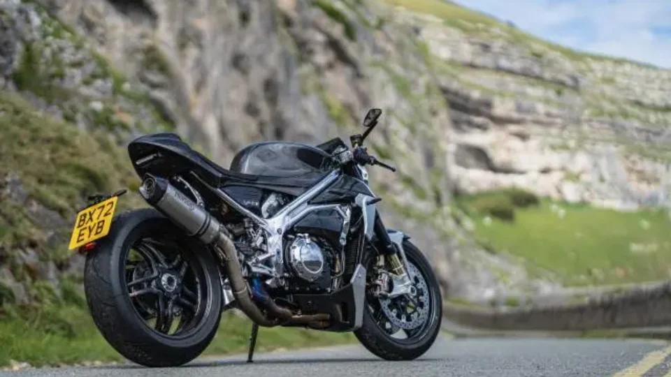 Com apenas 200 unidades Nova Norton Cafe Racer V4CR com 185 cv chega ao mercado