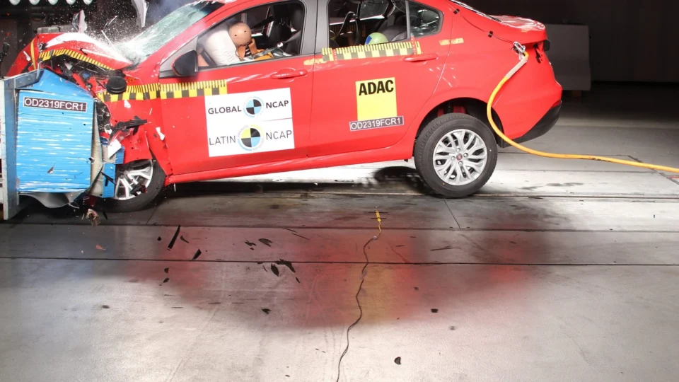 Nota Zero: Latin NCap encontra deficiências em testes de impacto nos Fiat Argos e Cronos