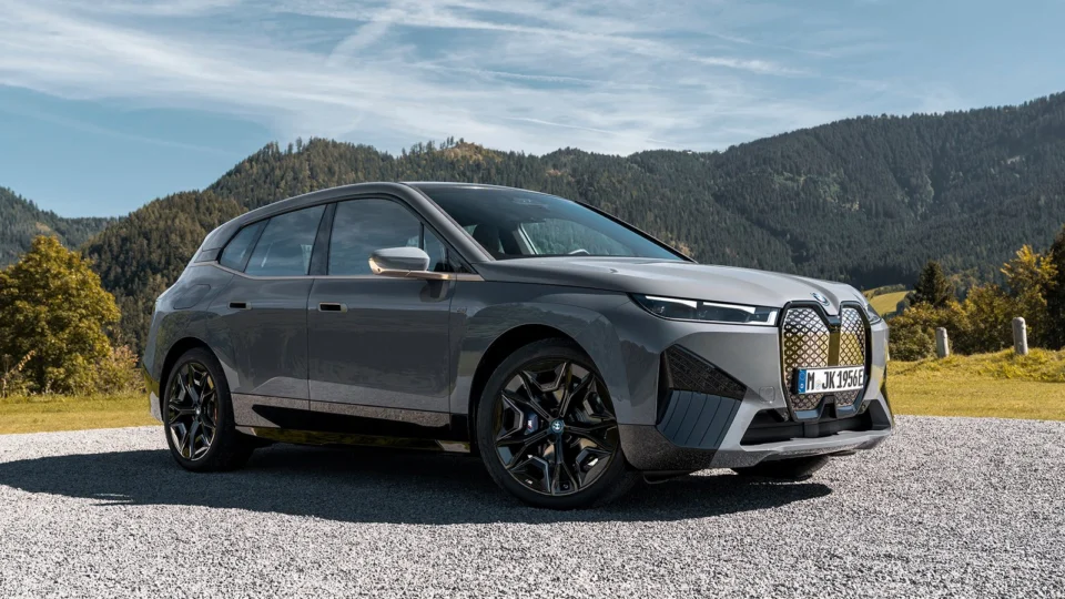 Novo BMW iX M60 traz tecnologia, design e performance