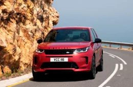 Novo Land Rover Discovery Sport ganha versão a diesel híbrida no Brasil