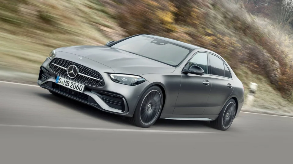 Novo Mercedes-Benz Classe C tem pré-venda a partir de R$ 349.900
