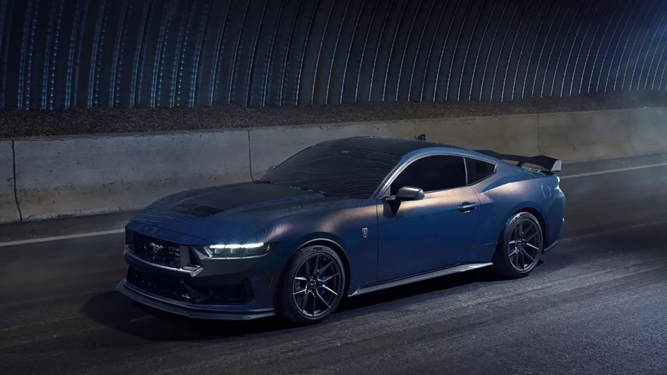 Novo Mustang Dark Horse tem o motor v8 mais potente da história