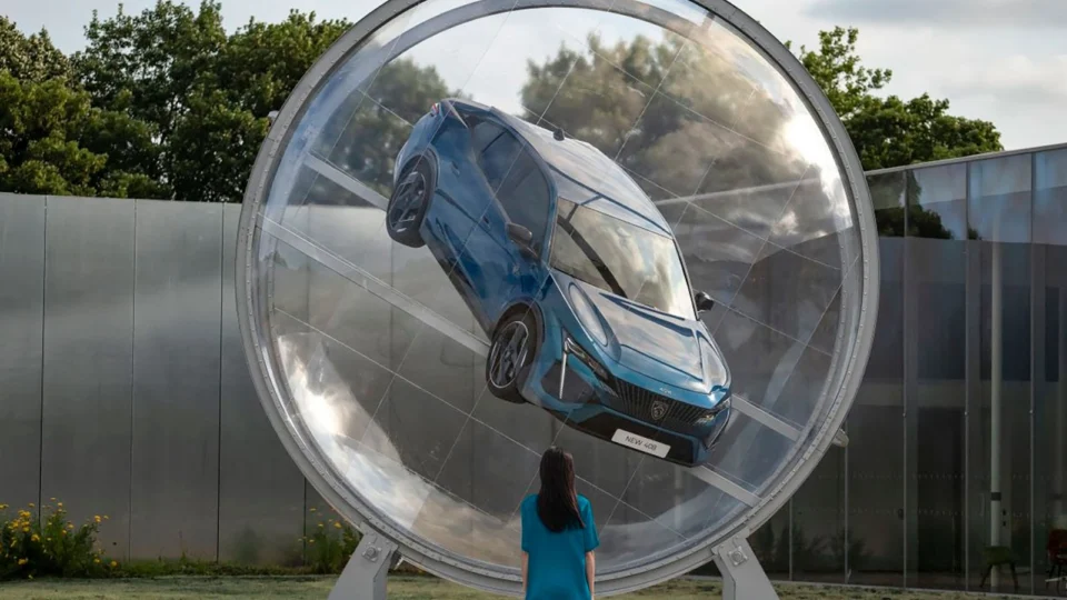 Novo Peugeot 408 com seu design esportivo e fluido