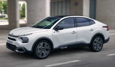 Novos Citroën C4 X e ë-C4 X elétrico unem elegância, requinte e atitude