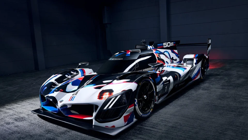 O coração do BMW M Hybrid V8: motor foi baseado no utilizado nos campeonatos de DTM