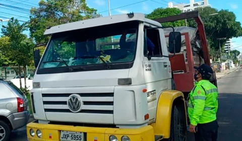 Operação Carga Pesada é realizada e flagra oito caminhões circulando em horário não autorizado