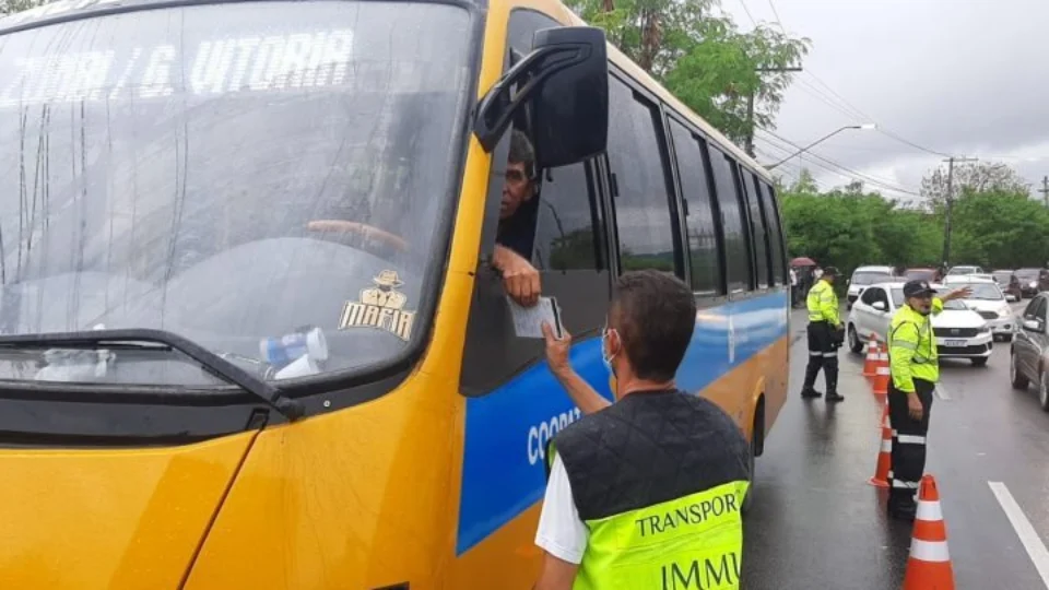 Fiscalização é reforçada para coibir transporte irregular em Manaus