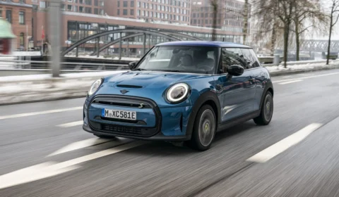 MINI Cooper SE elétrico tem taxa reduzida e carregador grátis em novembro