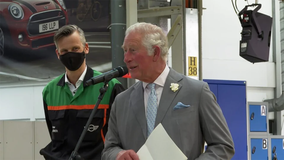 Príncipe Charles celebra 20 anos da nova e moderna produção do MINI