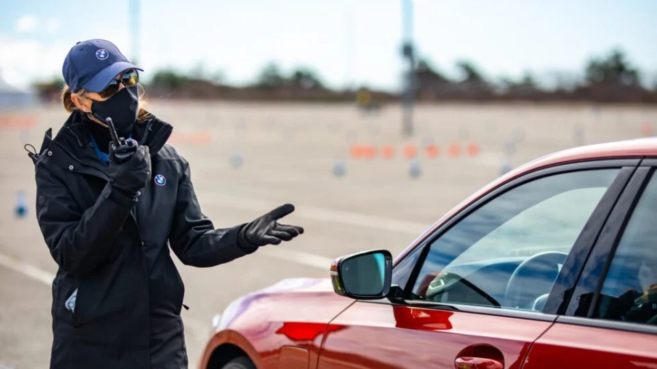 Roadshow eleva experiência em dirigir  com tecnologias BMW no Brasil