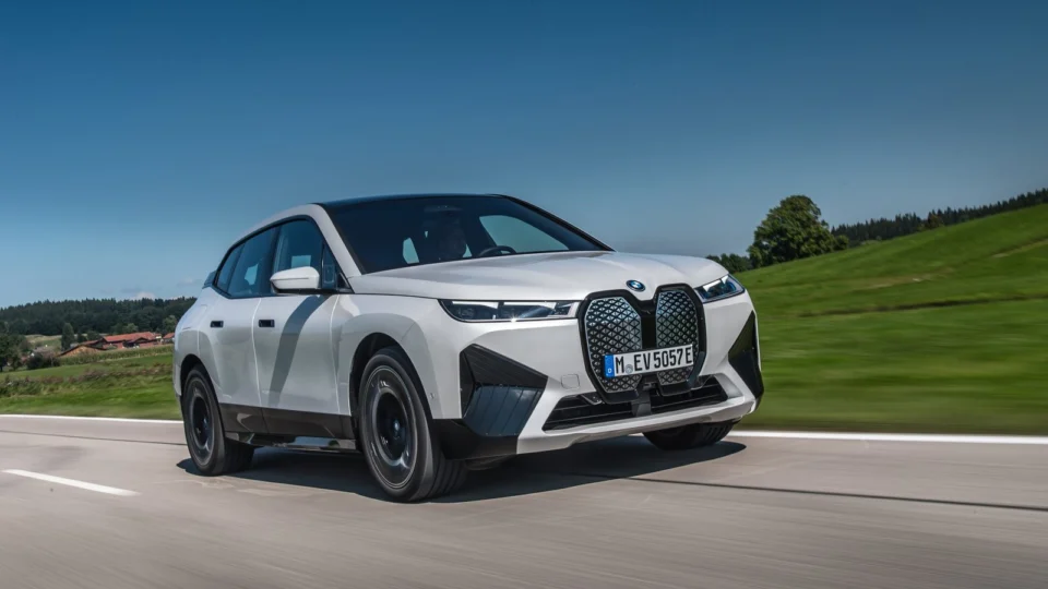 BMW revela condições exclusivas para modelos elétricos em outubro 