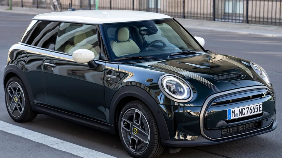 MINI Cooper S E – Resolute Edition, chega ao Brasil em tiragem limitada a 30 unidades