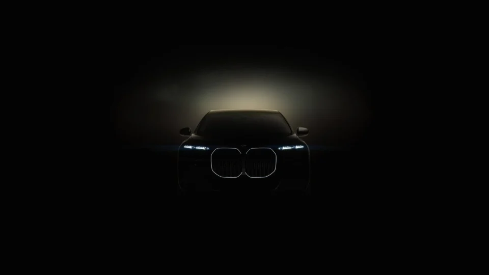BMW i7, primeiro sedã 100% elétrico de luxo da marca, tem seus primeiros detalhes revelados