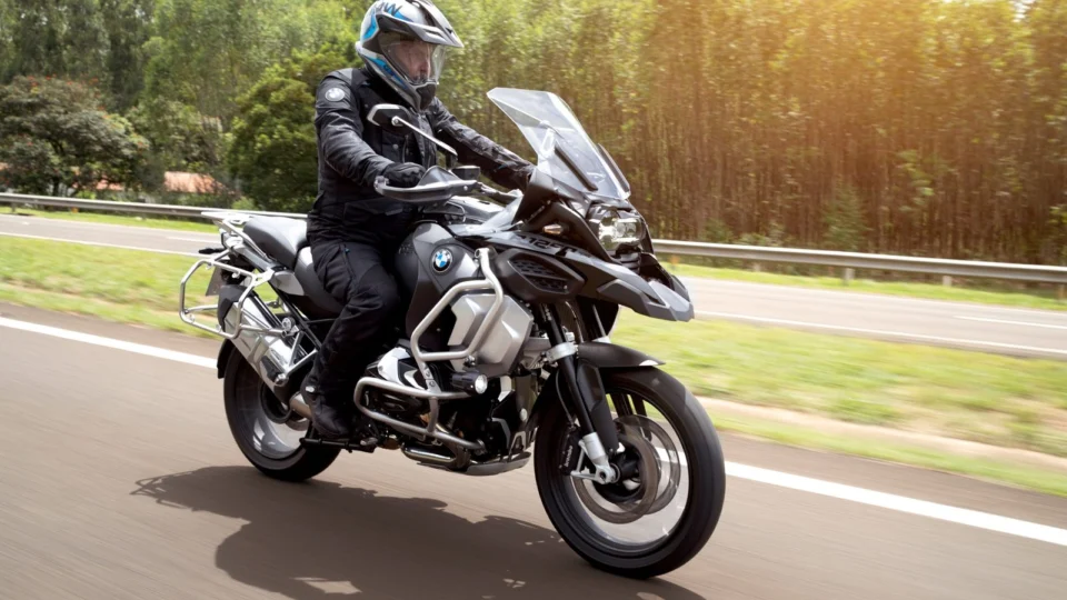BMW Motorrad lança versão Triple Black dos modelos G 310 GS e F 850 GS