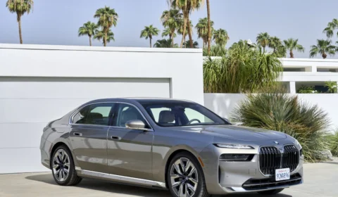 BMW i7 chega ao Brasil com tecnologia de ponta e autonomia de 479 km