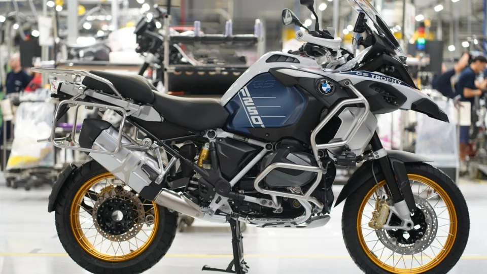 BMW Motorrad presenteia clientes com benefícios para toda a linha de motocicletas no mês de seu centenário 