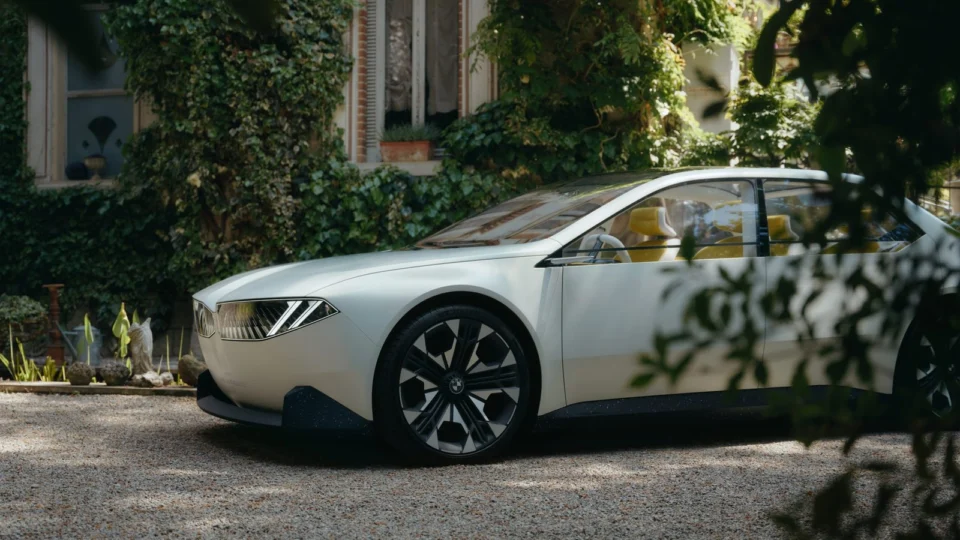 BMW Vision Neue Klasse é a reinvenção da fábrica bávara