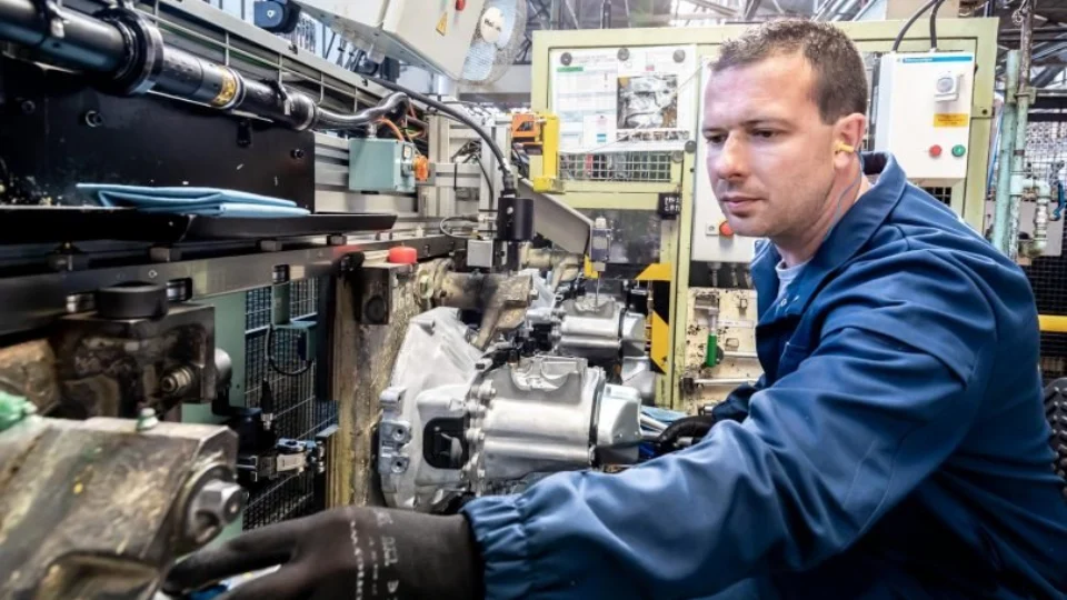 A Planta de Powertrain Trémery-Metz na França reforça Portfólio de Eletrificados da Stellantis