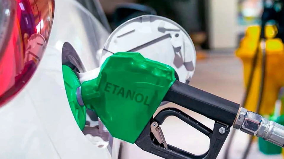 Entenda a diferença entre etanol hidratado e anidro e como eles impactam no preço dos combustíveis