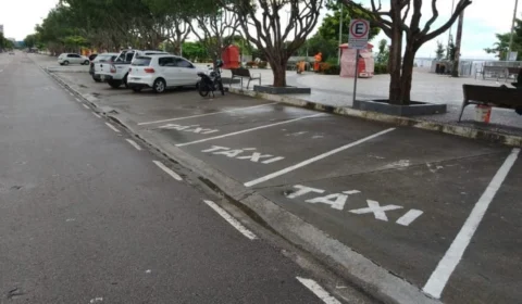 Vagas para estacionamento de táxis na cidade são regulamentadas em Manaus