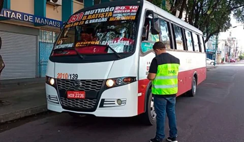 Prefeitura realiza operação para desobstruir vias no Centro