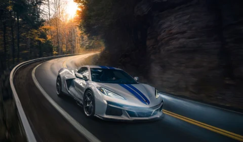 Primeiro Corvette eletrificado é apresentado