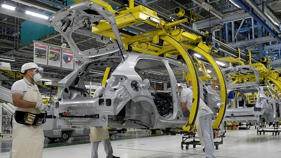 Metalúrgicos criam  proposta de carro mais barato e encaminham estudo para presidente Lula