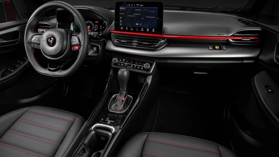 Próximo a ser lançado, Fiat revela o interior do Pulse Abarth