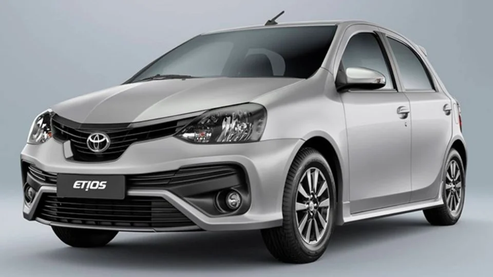 Toyota Etios 2021 tem nova central e começa em R$ 55.390
